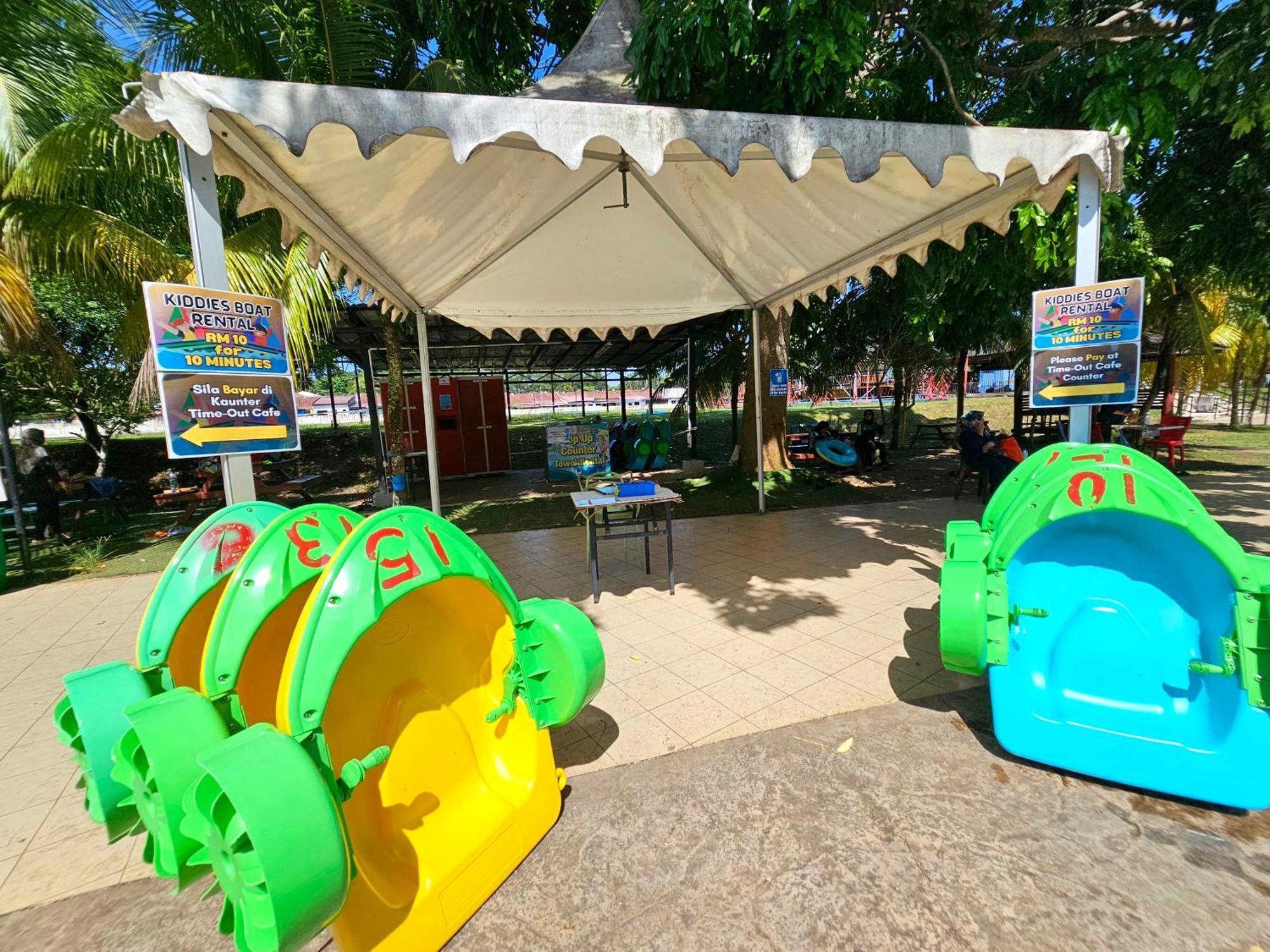 By Lg & Water Park * Malacca